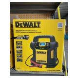DeWaltï¿½ Jump Starter w Digital Air Compressor
