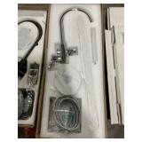Freestanding Bathtub Faucet/Tub Filler in Chrome