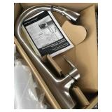 Single handle pullout kitchen faucet