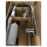 Single control kitchen faucet