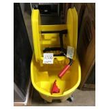 35qt WaveBrake Mop Bucket w/Wringer