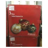 3 pc jumbo ornaments set x 2