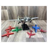 Qty 7 Airplanes; 6 Small, 1 Large
