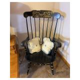 Wooden Rocking Chair w/ 2 pillow
