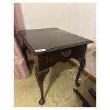 Wood End Table 26'x21'x23H