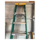 7' Davidson Fiberglass Step Ladder