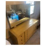 Blonde Dresser w/Mirror 59'x19'x32'H