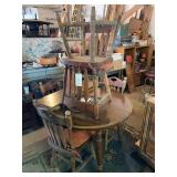 Dining Table w/5 Chairs and 2 Leaves