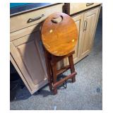 Wooden Folding Round Seat Stool With Handle