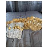 Dinnerware 8 set Gold-Tone Flatware