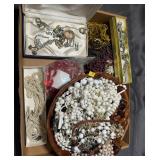 Vintage Costume Jewelry With Mixed Necklaces