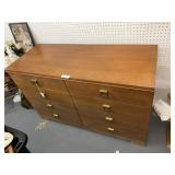 8 Drawer MCM Dresser 48'x19'x31.5'H