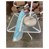 Patio Table w Umbrella