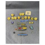 US Military Insignia Badges & Buttons Lot