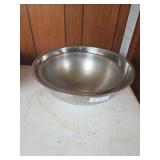 2 Stainless Bowls