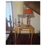 2 Lamps and Table