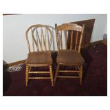 Pair Wood Chairs (1 dmg)