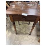 Walntu table-22x21x29" tall