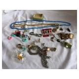 Estate Costume Jewelry Lot: Necklaces & Brooches