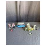Dollhouse Miniature Camping Trailer & Bathroom Set