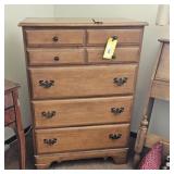 MAPLE FULL SIZE BEDROOM SUITE W/DRESSER & BED