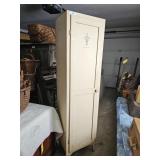 SELLERS TYPE PAINTED CHIMNEY CUPBOARD W/1 DOOR