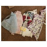 APPRONS FOR ONE MONEY IN LOT