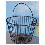 EARLY WIRE EGG BASKET