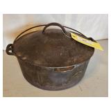 WAGNER NO.8? DUTCH OVEN W/LID