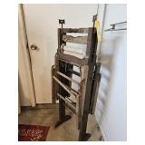 WRINGER W/WOODEN STAND