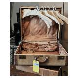 EARLY TRAVELING SUITE CASE W/HANGERS