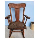 CHILDS WOOD ROCKER SEAT NEEDS GLUED