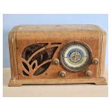 EARLY TRUETONE MODLE D-723 TUBE RADIO