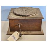 VICTOR CRANK RECORD PLAYER