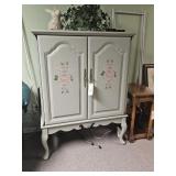 DOUBLE WOOD DOOR CABINET W/TV & DVD/vHS