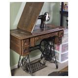 SINGER TREADLE SEWING MACHINE W/W-I BASE