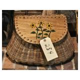 TRAPERS STYLE BASKET W/HINGED LID & PAINTING