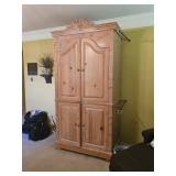 OLDER PANASONIC TV & ENTERTAINMENT CENTER