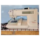 BERNETTE 500 BERNINA  SEWING MACHINE