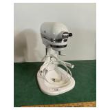 Kitchen Aide White mixer 325 Heavy Duty
