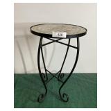 Metal Farn Stand