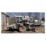 Gleaner F3 Combine w/4 Row Cornhead