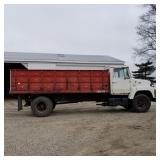 1978 Ford 600 Grain Truck w/hoist