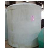 2500 GALLON POLY TANK