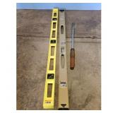 2 Levels and 1 Screwdriver Set