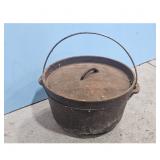 Vintage Cast Iron Dutch Oven Pot with Lid and Hand