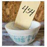 SMALL PYREX AMISH BUTTER PATTERN BOWL