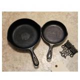 2 Cast Iron Skillets with Trivet