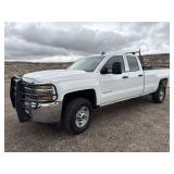 2015 Chevrolet 2500 HD 4x4  8' Bed