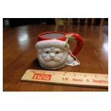 VINTAGE CERAMIC SANTA CHRISTMAS MUG